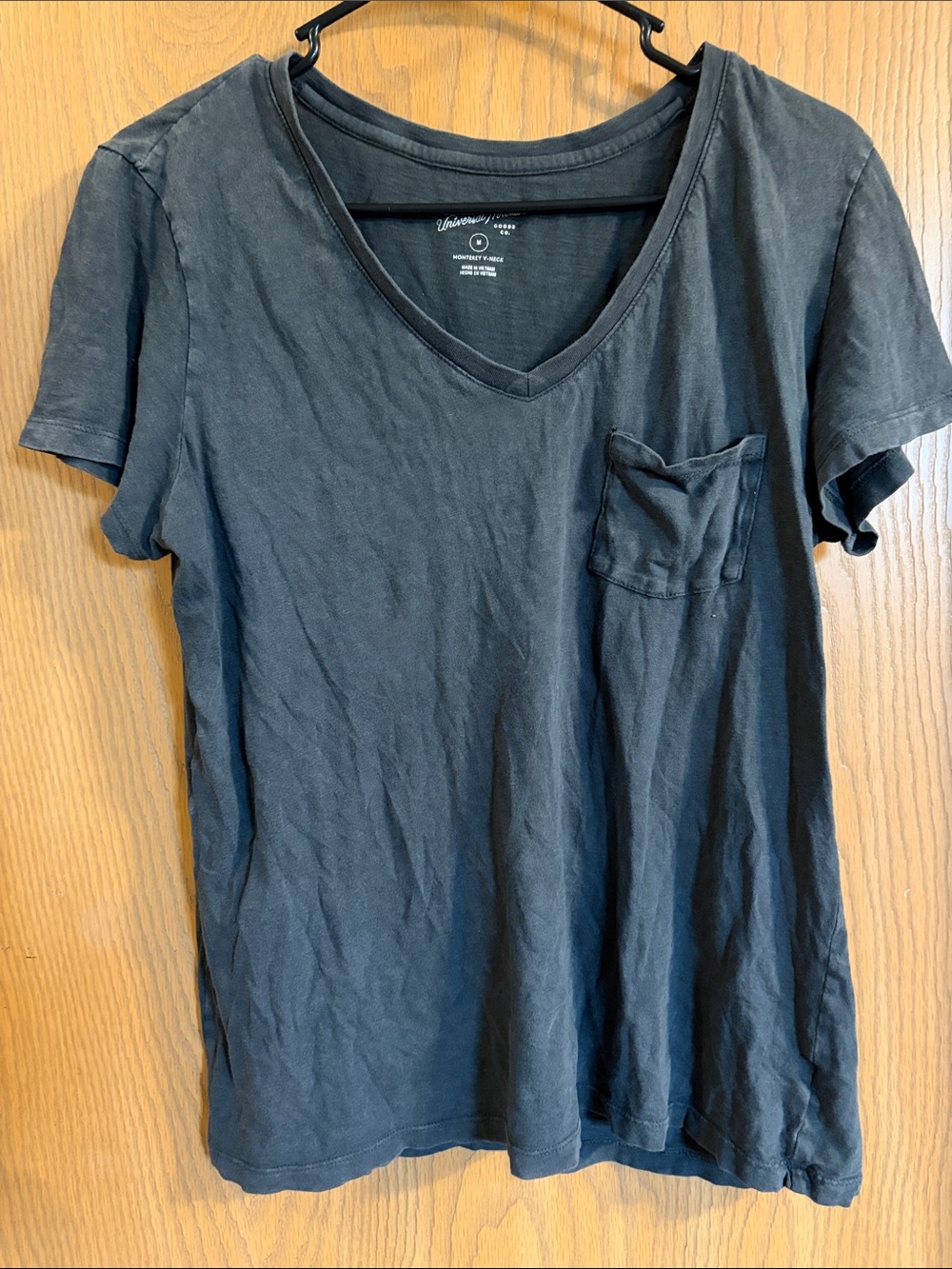 Universal Thread Women’s Monterey V-Neck Pocket Tees in Gray & Dusty Pink Medium - Picture 2 of 9